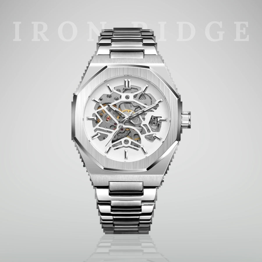 Elias Curren© Iron Ridge